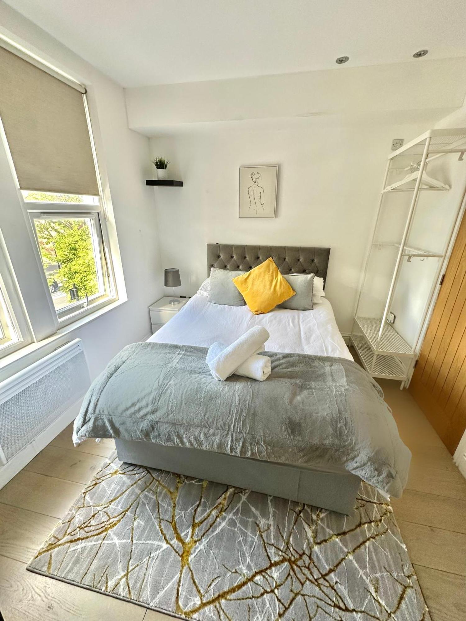 Cosy En-Suite Room In Stratford Лондон Экстерьер фото